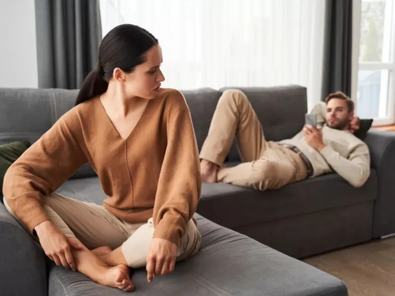 NORMALIZAR PROBLEMAS DE PAREJA.